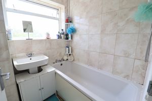 Family bathroom- click for photo gallery